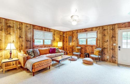 Honor House | Rustic Retreat