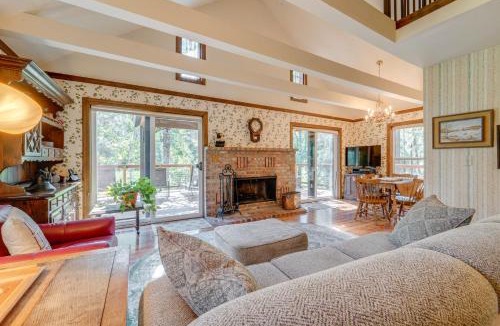Truckee House | Rustic Riverfront Truckee Cabin w/Deck & BBQ