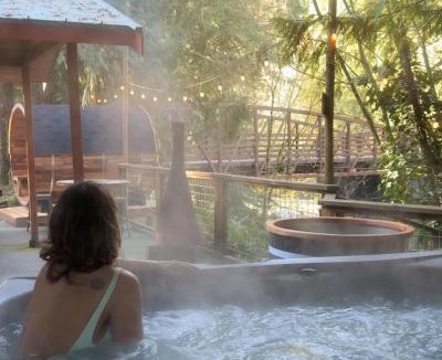 Verlot House | Rusty Bridge River Lodge - Hot tub - Fireplace - Firepit
