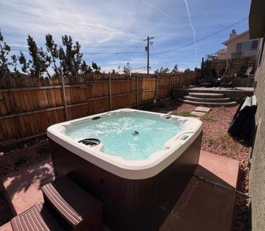 West Sedona House | Sage House Modern Retreat Hot Tub, Theater, GmRm!