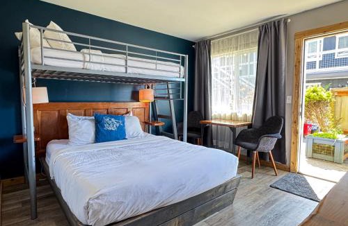 Ilwaco Hotel | Salt Hotel & Pub