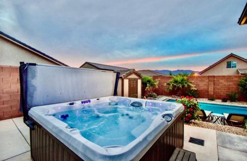 Hurricane House | Sand Hollow 3334 BBQ Grill, Private Splash Pad, Hot tub and Pool