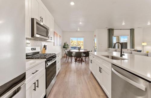St. George House | Sand Hollow and Zion Oasis townhouse