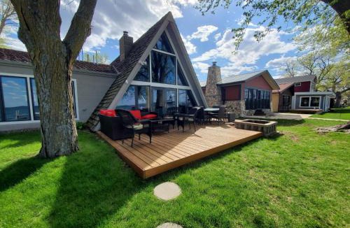 Spirit Lake Villa | Sandy Beach Retreat on Big Spirit Lake