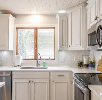 Spirit Lake Villa | Sandy Feet Retreat on Big Spirit Lake