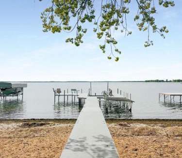 Spirit Lake Villa | Sandy Feet Retreat on Big Spirit Lake