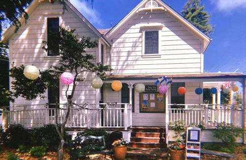 Beach Hill - Beach Flats Hostel | Santa Cruz Hostel