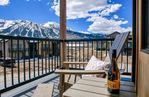 Crested Butte House | Scandinavian Condo w Mountain Views & Free Parking
