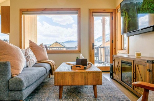 Crested Butte House | Scandinavian Condo w Mountain Views & Free Parking
