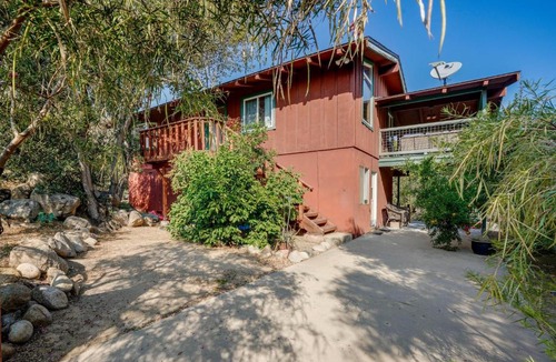 Kernville House | Scenic Kernville Getaway w/Deck & Mountain Views!