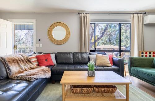 Flagstaff House | Scenic Mountain Getaway by the Park