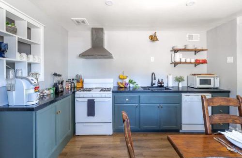Flagstaff House | Scenic Mountain Getaway by the Park