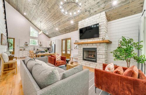 Broken Bow House | Scenic Riverfront Escape: Outdoor Oasis w/Hot Tub