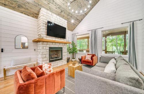 Broken Bow House | Scenic Riverfront Escape: Outdoor Oasis w/Hot Tub
