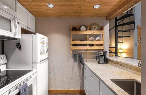 Steamboat Springs Apartment | Scenic Serenity