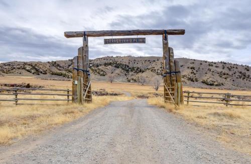 Thermopolis Apartment | Scenic & Unique Country Retreat in Thermopolis!