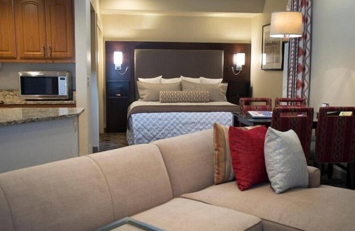 Arcadia Apartment | Scottsdale Camelback Resort Peaceful Studio with Hot Tub