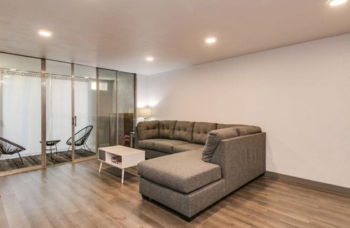 South Scottsdale House | Scottsdale entertainment district 2bdrm Gem