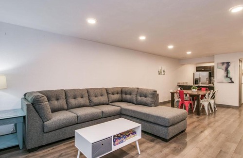 South Scottsdale House | Scottsdale entertainment district 2bdrm Gem