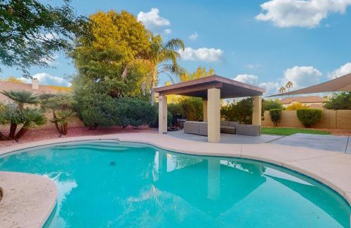 Paradise Valley Village House | Scottsdale Poolside Hideaway