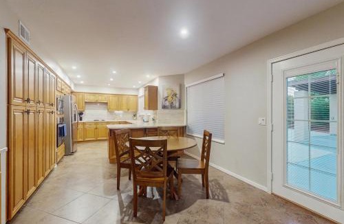 Paradise Valley Village House | Scottsdale Poolside Hideaway