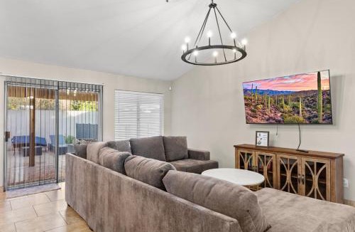 Eagle Point House | Scottsdale Upgraded 4BR with Pool & Near Golf