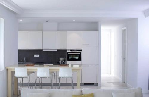 Radovici Apartment | Sea View Three Bedroom Apartment - Marina Village