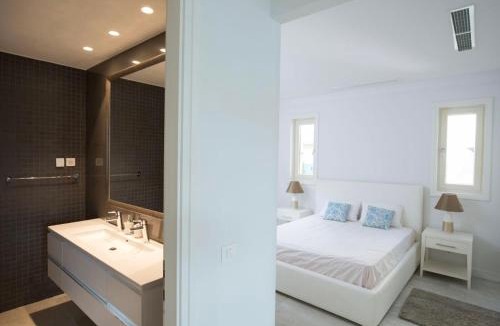 Radovici Apartment | Sea View Three Bedroom Apartment - Marina Village