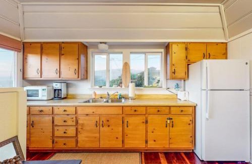 Salmon Creek House | Seaside Cottage