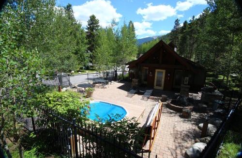 Lakeside Village House | Seasons 1851 by SummitCove Lodging in Colorado