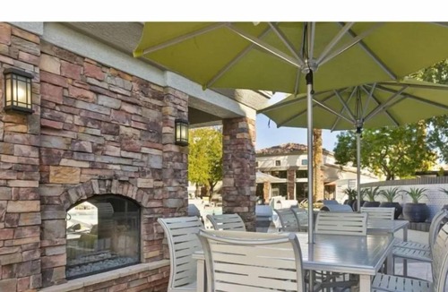 Glendale Sports and Entertainment District House | Secluded 1BR Condo w Pool Ideal for Couples in Zone Luxe