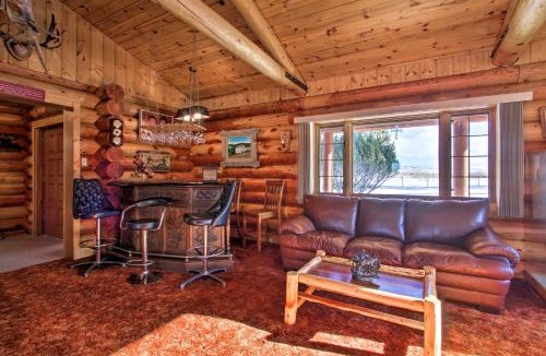 Dillon House | Secluded Dillon Home w/Private Hot Tub + Deck!