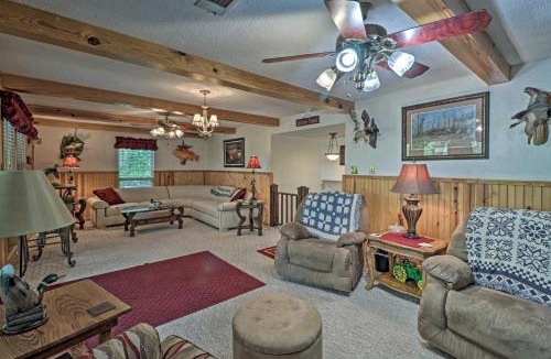 Edgemont House | Secluded Edgemont Getaway w/Huge Outdoor Deck!