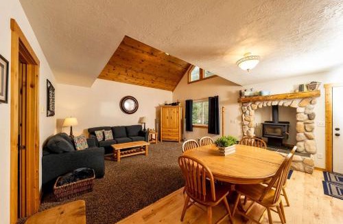 Wagon Wheel House | Secluded Lakeside Cabin with Forest Views and Fire Pit Near Cascade, Idaho