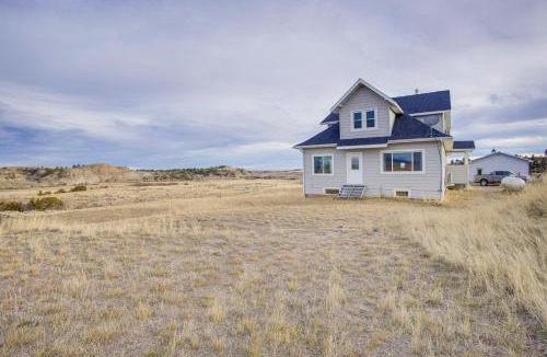 Golden Valley County House | Secluded Montana Getaway w/Fire Pit & Views!