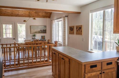 Florissant House | Secluded Mountain Cabin on 5 Acres with Creek
