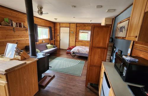 Republic House | Secluded Mountaintop Cabin on 13 acres overlooking Republic and Kettle Range