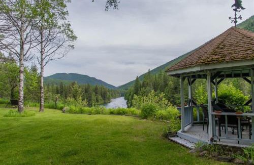 Whitefish House | Secluded River View Hideaway