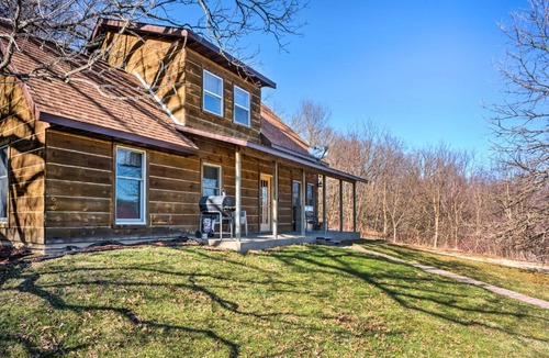 Bellevue House | Secluded Spragueville Cabin by ATV Trails & River!