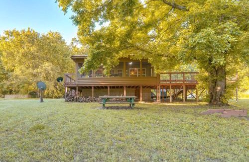 Boswell House | Secluded White River Haven! 4 Mi to Devil's Knob