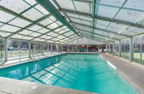 Bend House | Second-floor - Riverfront Condo Near Downtown Bend