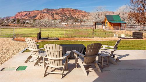 Kanab House | Sequoia Homestead in Kanab Pets OK Heated Pool