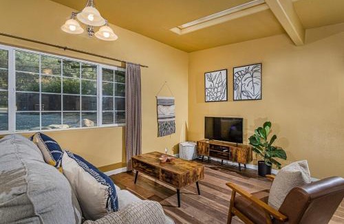 Three Rivers House | Sequoia Riverfront Guest House Right On The Water