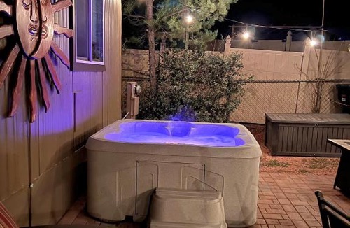 West Sedona House | Serene 2 Bedroom! Walk to Trails! Red Rock Mountain Views!