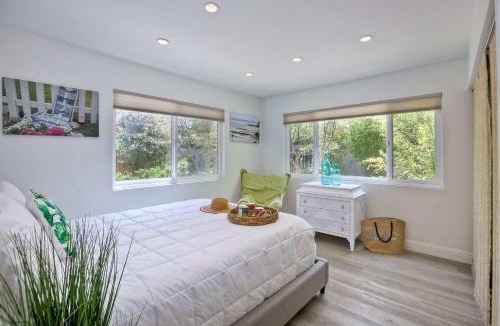 Leucadia House | Serene Coastal Home Sleeps 8 - 1 Mile from Beach