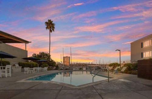 Townsite House | Serene Harborfront Condo | Unbeatable Views & Coastal Charm