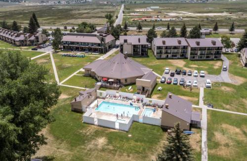 Sweetwater House | Serenity Now - Ideal Beach, Hot Tub, Games, BBQ, Amazing Views