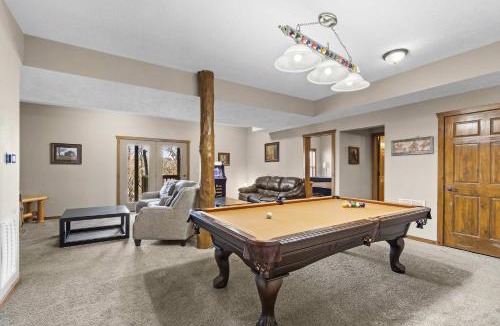 Indian Point House | Serenity Oaks Stay for 16