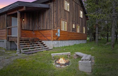 Island Park House | Set the Hook