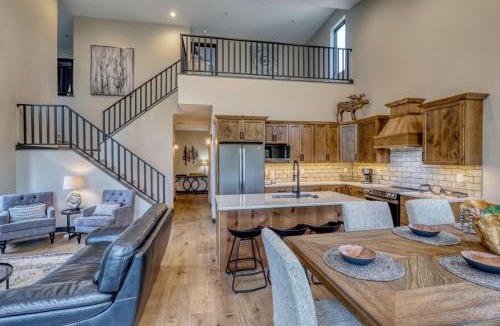 Lead House | Shadow Pines Lodge